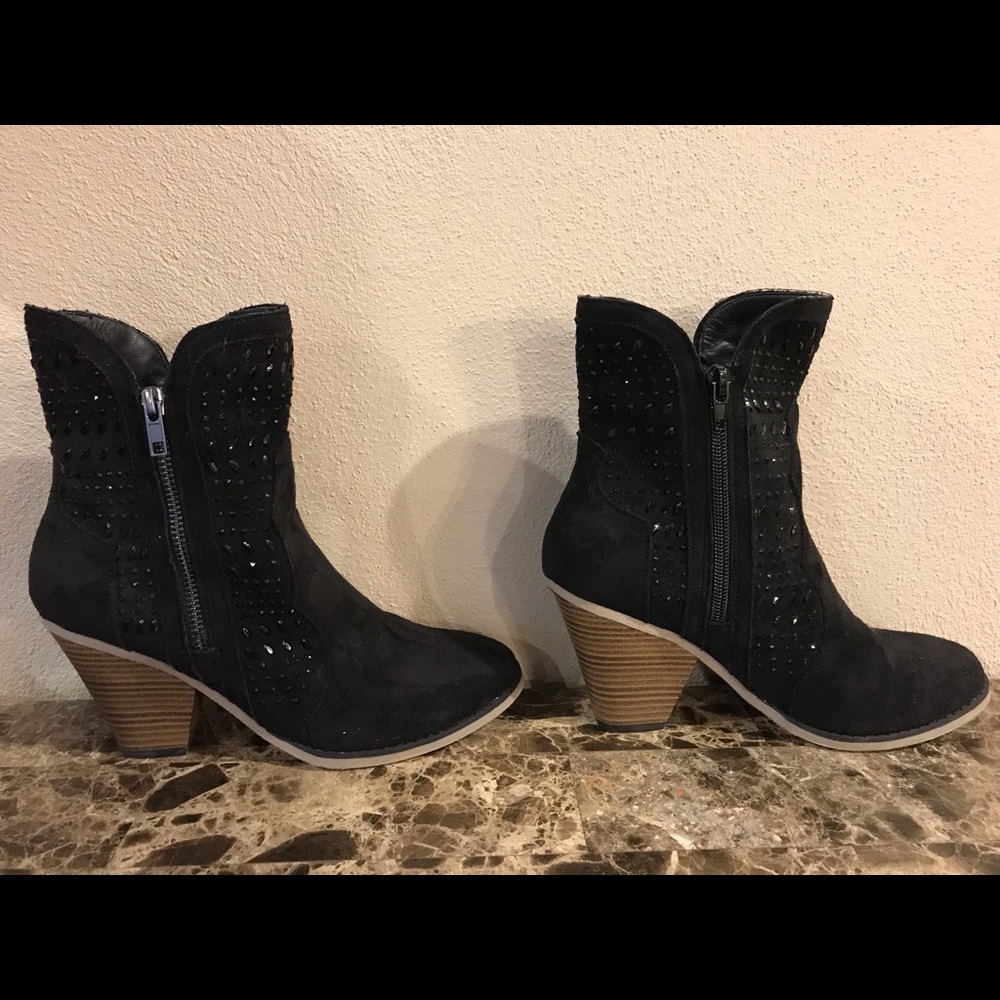 Ankle boots 7.5